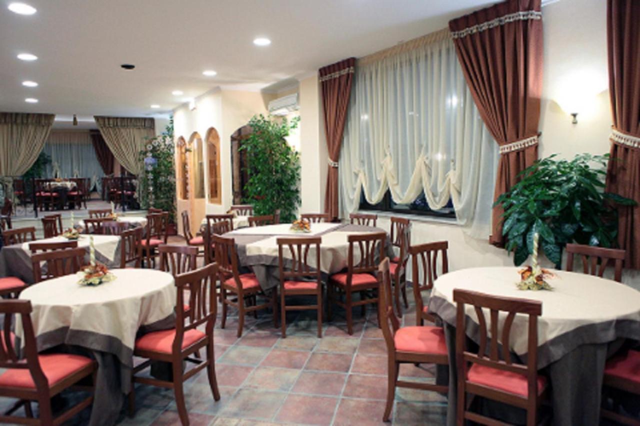 Residence Le Ginestre Avezzano Exterior photo